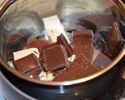 Ako roztopiť čokoládu doma