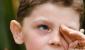 Когда ребенок щурит глаза Ребенок 7 месяцев зажмуривает глаза причины