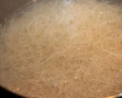 Как сварить молочный суп ребенку с вермишелью Приготовление молочной вермишели